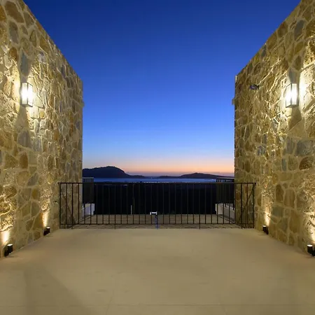 Family & Golf Laguna Towers Navarino