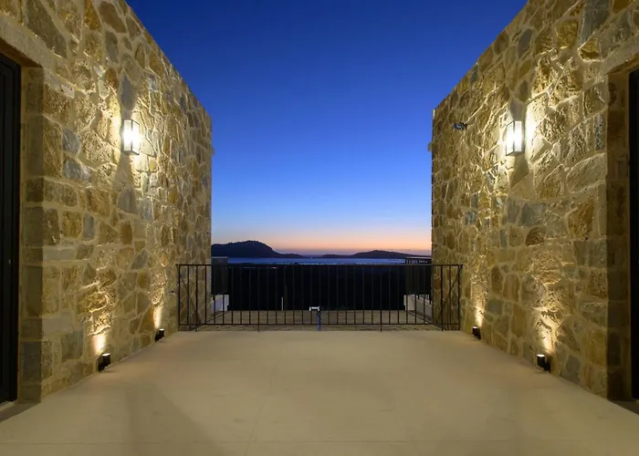 Family & Golf Laguna Towers Navarino